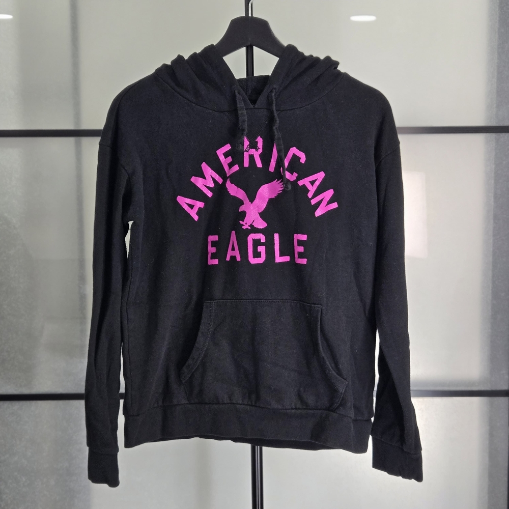 American Eagle Outfitters Women's Black Hoodie Sweater